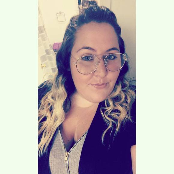 Meet your Posher, Jessica - Picture 1 of 1